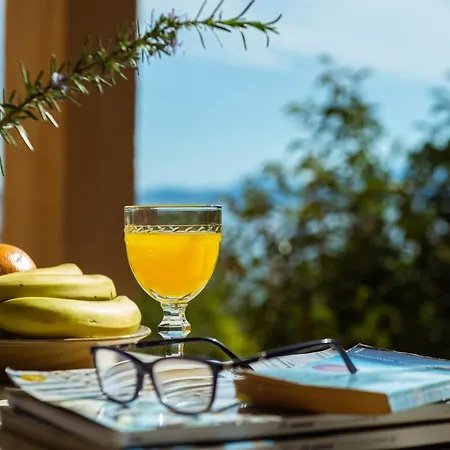 Jackie On The Corfu Retreat * 巴尔巴蒂